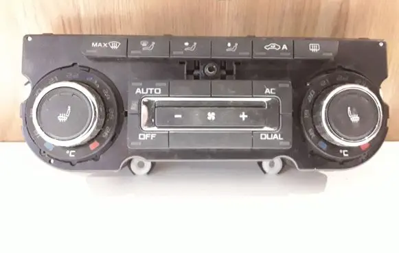 Skoda Octavia Mk2 (1Z) Climate control unit 3T0907044BE