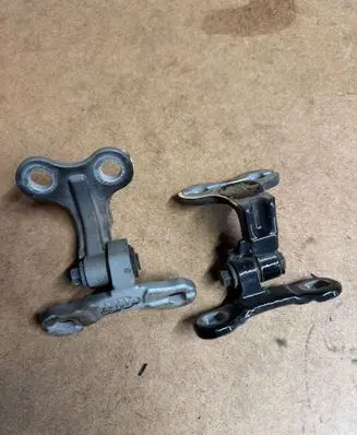 Volvo S40 Front door upper hinge 30715354