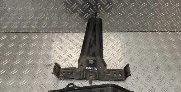 Battery bracket