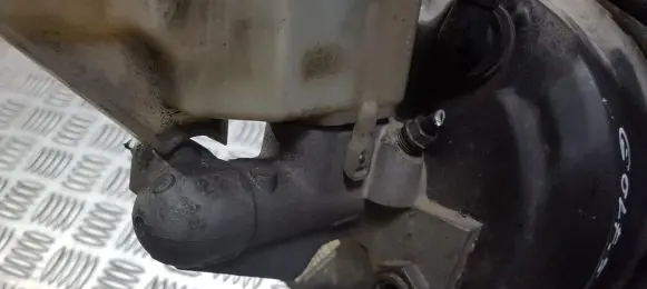 Volkswagen Golf V Master brake cylinder