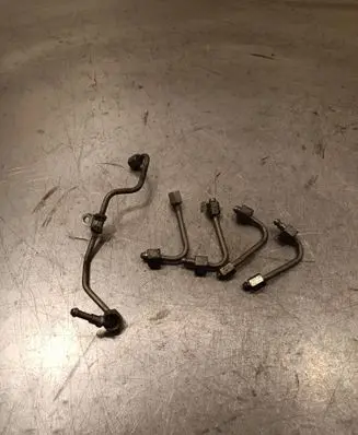 Mercedes-Benz B W245 Fuel injector supply line/pipe 
