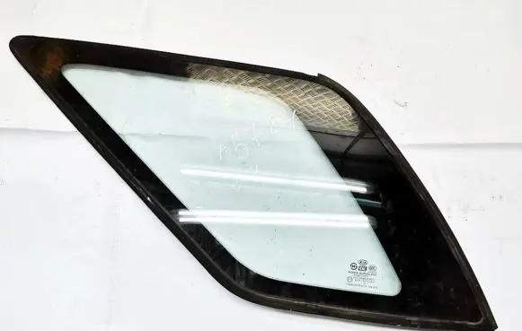 KIA Sorento Rear side window