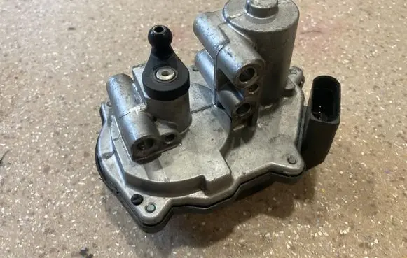 Audi Q7 4L Intake manifold valve actuator/motor 059129086L
