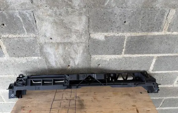 Peugeot 308 Top upper radiator support slam panel 9832155180