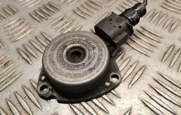 Mercedes-Benz C W203 Camshaft pulley/ VANOS 2710510177
