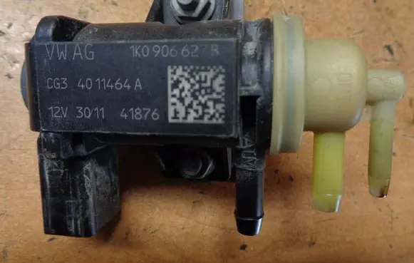 Skoda Fabia Mk2 (5J) Turbo solenoid valve 1K0906627