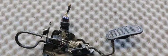 Toyota RAV 4 (XA20) Accelerator throttle pedal 8928120040