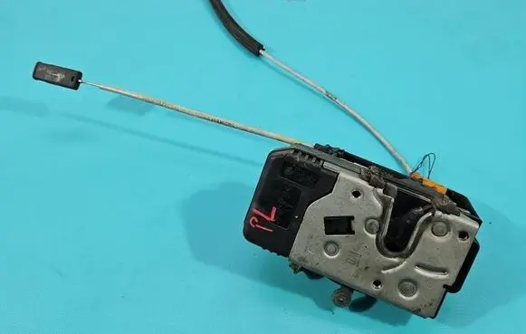 Opel Meriva A Front door lock IMPRK1528136