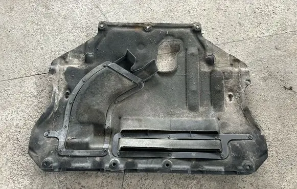 Ford Kuga II Engine splash shield/under tray CV617H403E