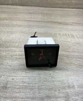 Renault 19 Clock