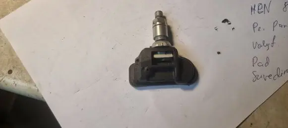 Opel Zafira C Tire pressure sensor 13598775