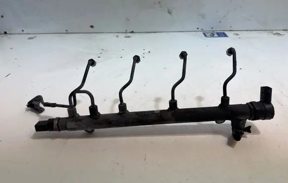 Mercedes-Benz E W211 Fuel main line pipe A6110700395 0445214038 017791