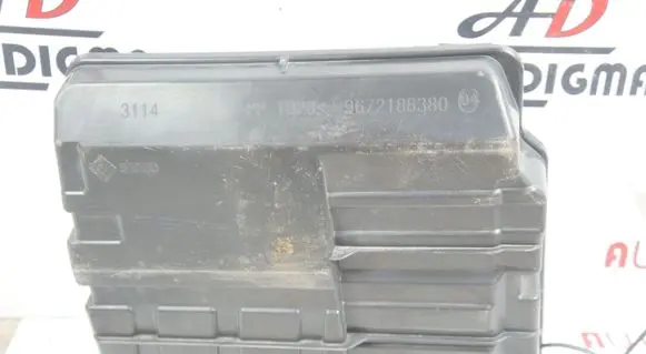 Peugeot Partner Fuse box cover 9672188380