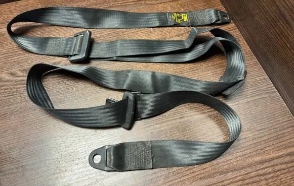 Iveco Daily 4th gen Middle seatbelt (rear) 5995847