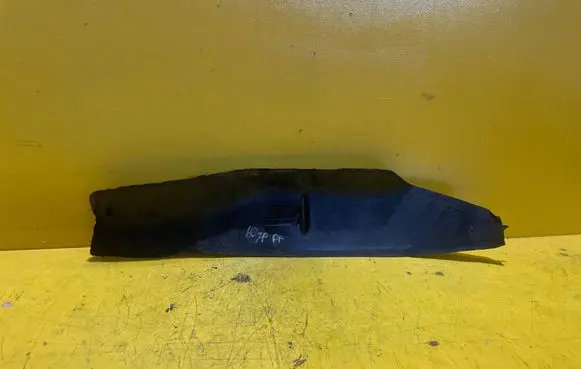 Volkswagen Polo IV 9N3 Fender end trim 6Q0821112A