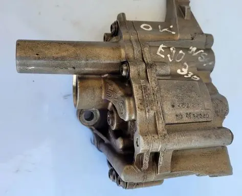 BMW 3 E90 E91 Oil pump 