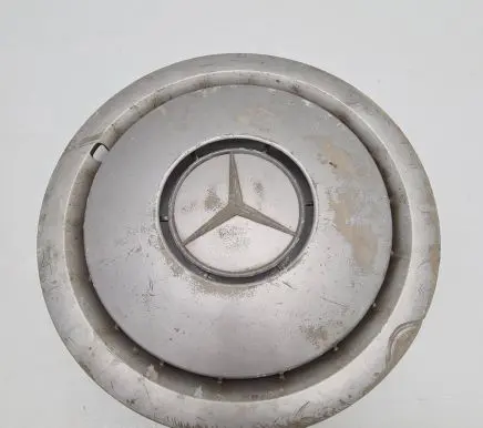 Mercedes-Benz E W124 R15 wheel hub/cap/trim 1244010424