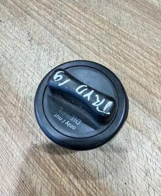 Mercedes-Benz E W211 Fuel tank filler cap A2204700705