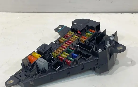 BMW 5 E60 E61 Fuse box set 6906588 07427704 0727704