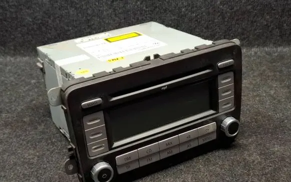 Volkswagen Eos Radio/CD/DVD/GPS head unit 3C0035195B