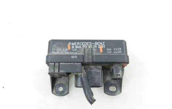 Mercedes-Benz C AMG W203 Glow plug pre-heat relay A6461536579
