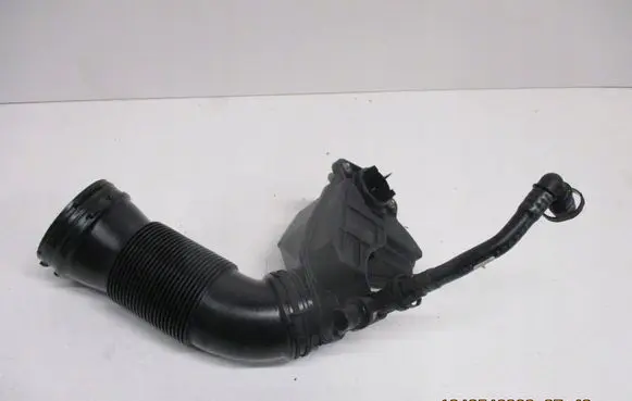 Volkswagen Transporter - Caravelle T1 Turbo air intake inlet pipe/hose 5Q0129684D