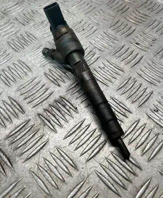 BMW 3 E90 E91 Fuel injector 7798446 0445110289