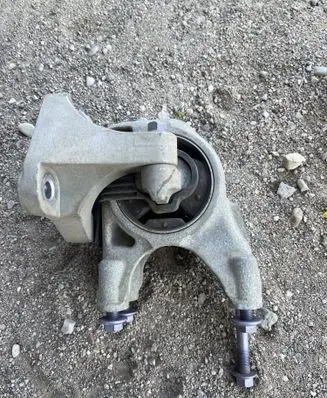 Toyota bZ4X Engine mount bracket CZDZXZ