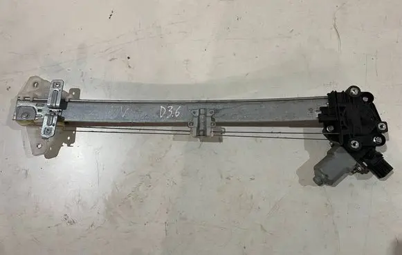 Subaru XV Front door window regulator with motor 