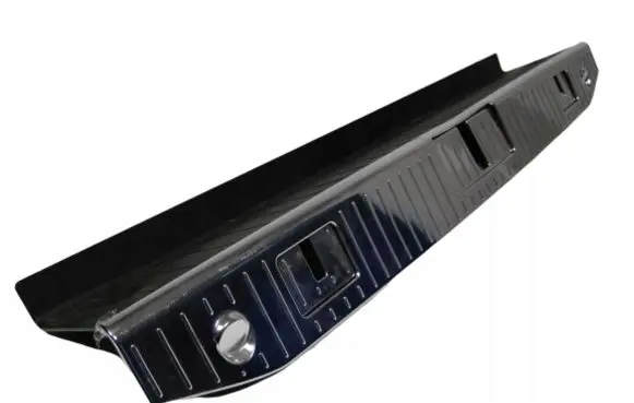 Trunk/boot sill cover protection