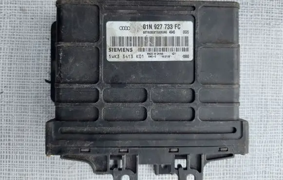 Volkswagen PASSAT B5.5 Gearbox control unit/module 01N927733FC