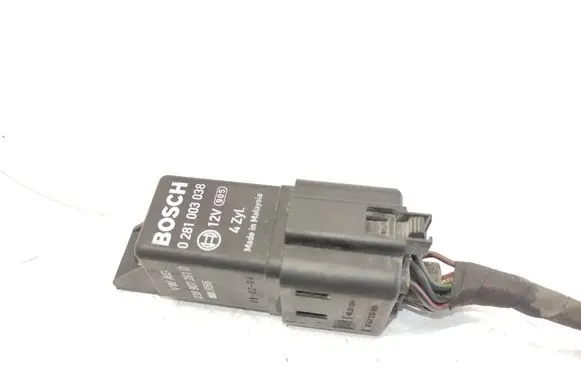 Volkswagen Polo V 6R Glow plug pre-heat relay 0281003038