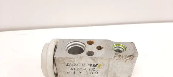 KIA Sorento Air conditioning (A/C) expansion valve T416230350