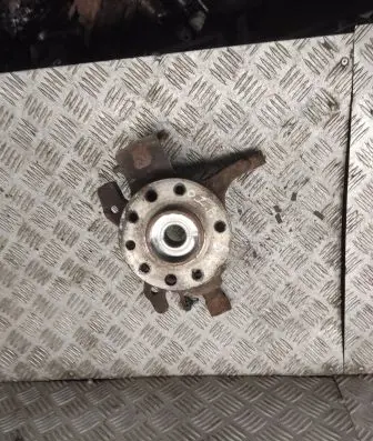 Opel Zafira A Front wheel hub spindle knuckle