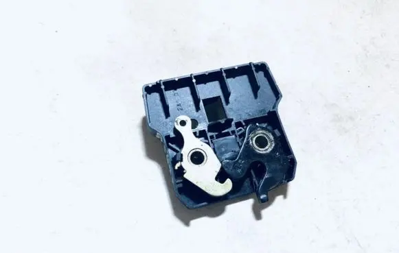 Opel Zafira A Seat back rest lock catch 90589003
