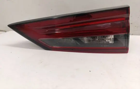 Nissan Qashqai J12 Tailgate rear/tail lights 2268D02F