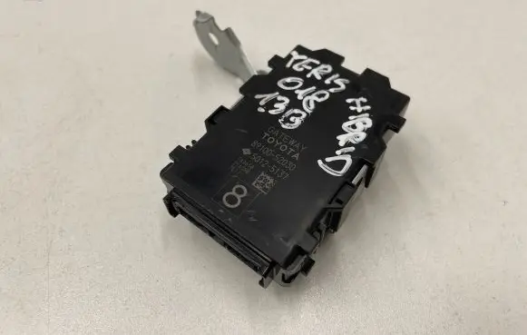 Toyota Yaris Gateway control module 8910052030 50125137