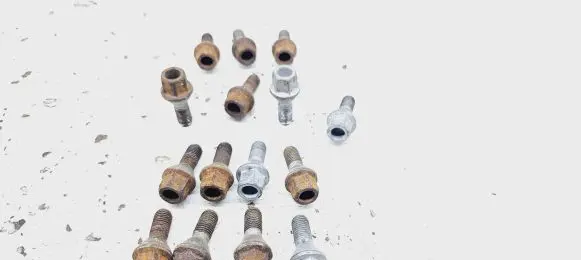Renault Captur Nuts/bolts 