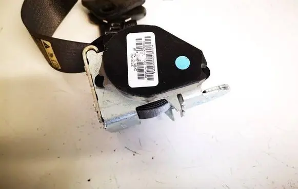 Middle seatbelt (rear)