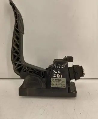 Mercedes-Benz Vito Viano W639 Accelerator throttle pedal 0281002561 A6393000004