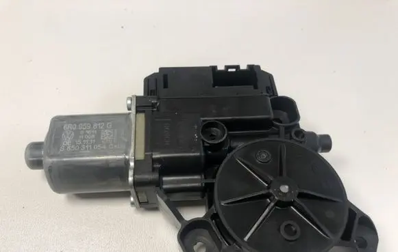 Volkswagen Cross Polo Rear door window regulator motor 6R0959812G