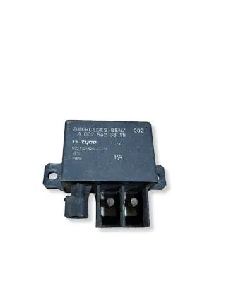 Mercedes-Benz E W211 Charging relay A0025423819 V23132A20