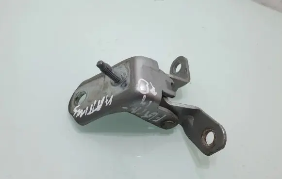 Ford Fiesta Front door lower hinge 178AWD4W
