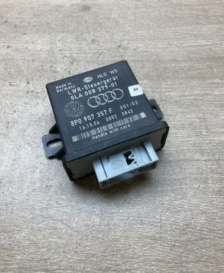 Audi A3 S3 8P Light module LCM 8P0907357F 5LA008379