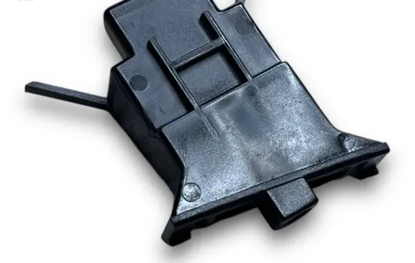 Nissan Navara D22 Oil filter mounting bracket Z283 26550G9802