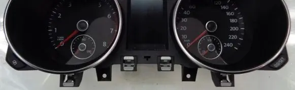 Volkswagen Golf VI Speedometer (instrument cluster) 4901376 5K0920870D
