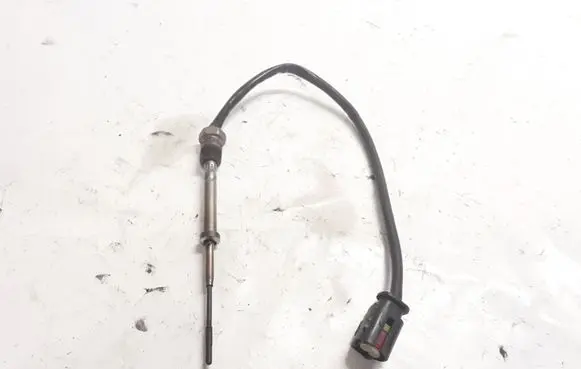 BMW 7 F01 F02 F03 F04 Exhaust gas temperature sensor 8582662