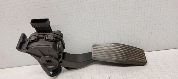 Opel Insignia A Accelerator throttle pedal 00976500 1323735