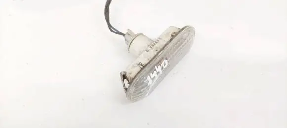 Ford Focus Front fender indicator light 4M5A13K303AA 4M5A-13K303-AA