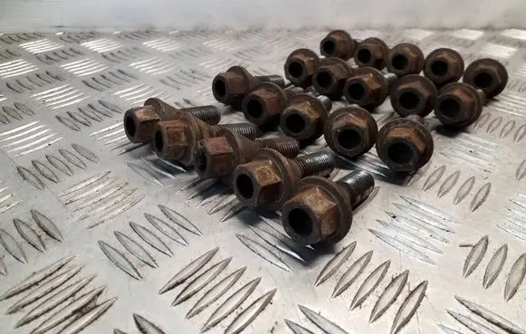 Renault Trafic III (X82) Nuts/bolts 